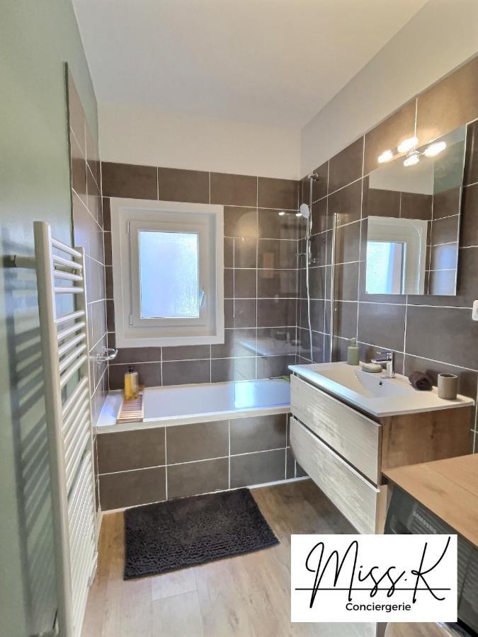 "La Fenetre Sur Le Marche" De Miss.K Conciergerie Apartment Chatillon-sur-Chalaronne Ngoại thất bức ảnh